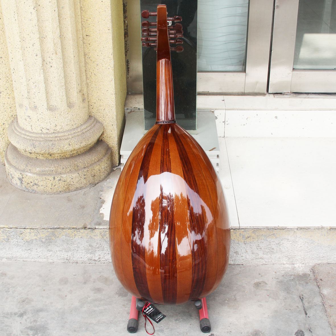 弹拨乐器的东方韵味 中东阿拉伯乐器在外贸批发中的机遇